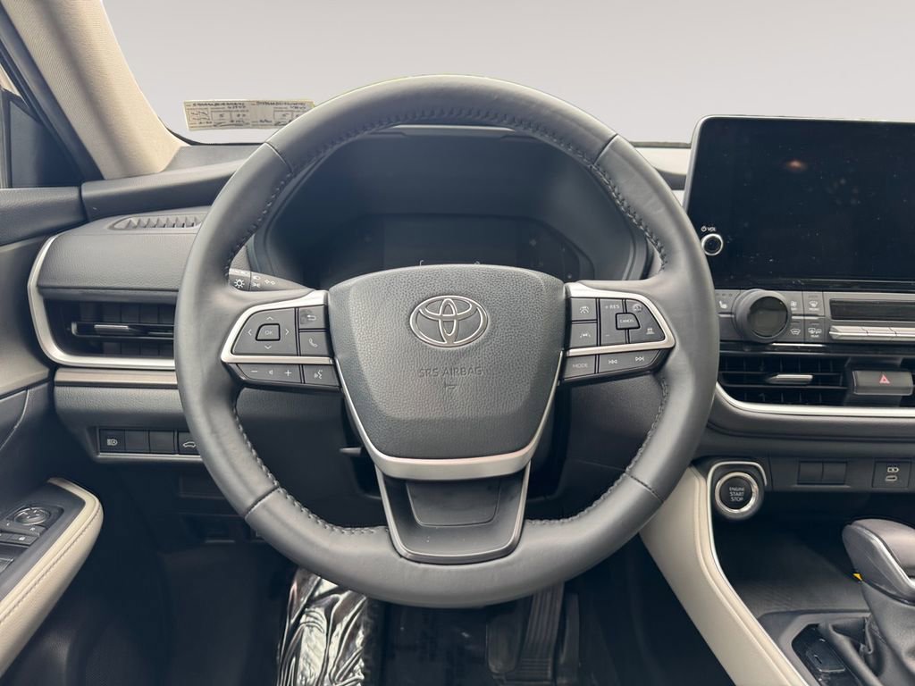 Used 2024 Toyota Grand Highlander AWD image 12