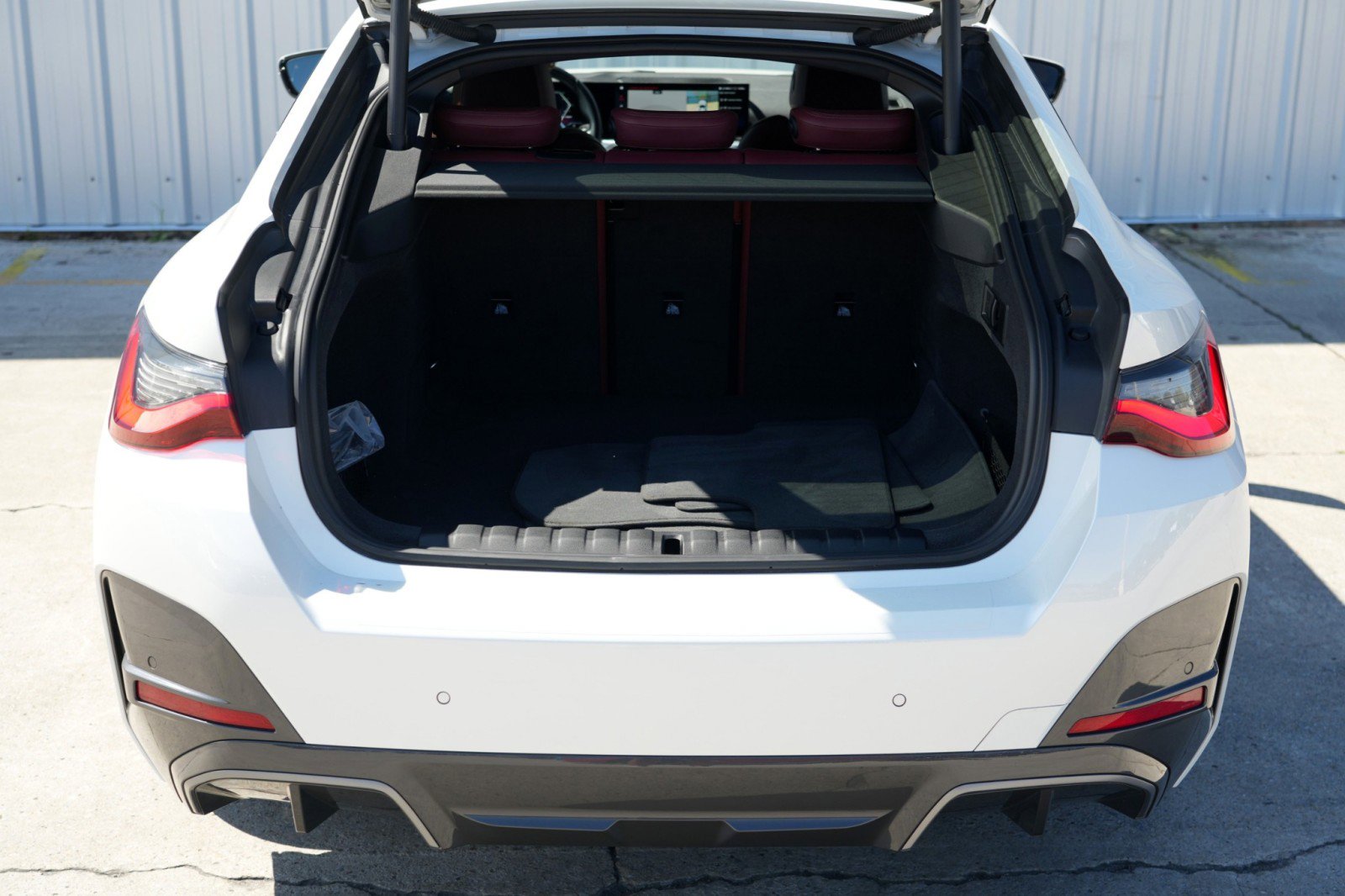 Used 2022 BMW i4 eDrive40 w/ M Sport Package image 10