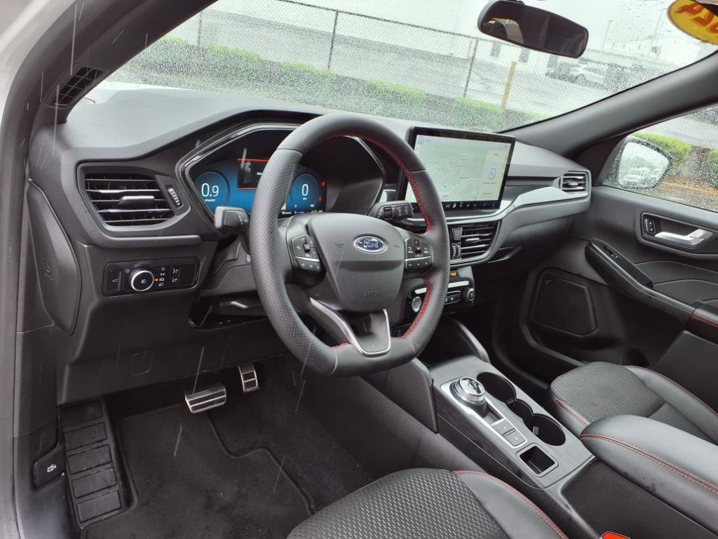 Used 2024 Ford Escape ST-Line Select w/ Tech Pack #2 image 7