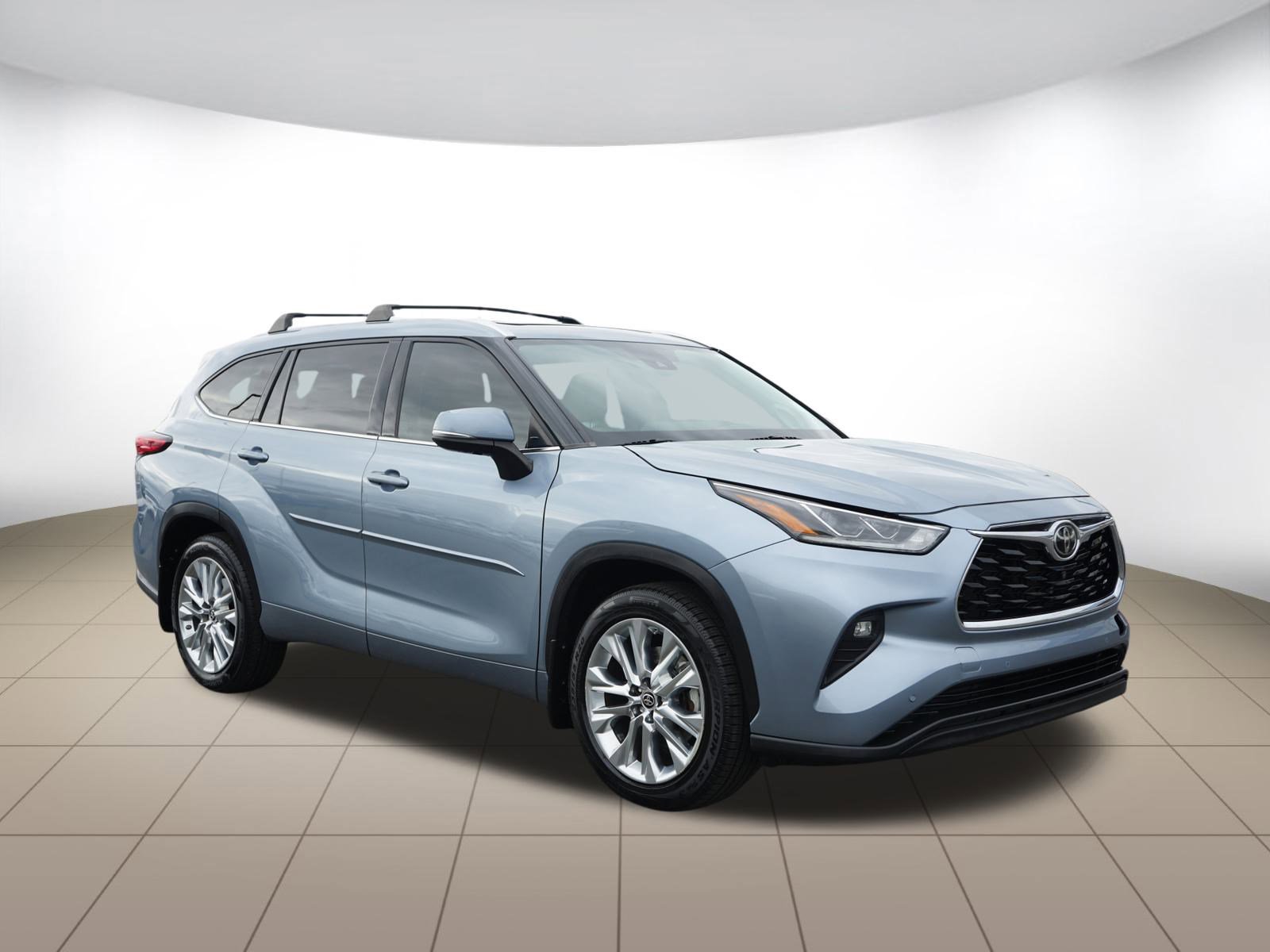 Used 2022 Toyota Highlander Limited image 1