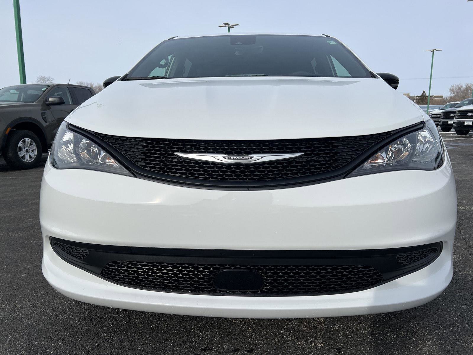 New 2026 Chrysler Voyager LX image 10