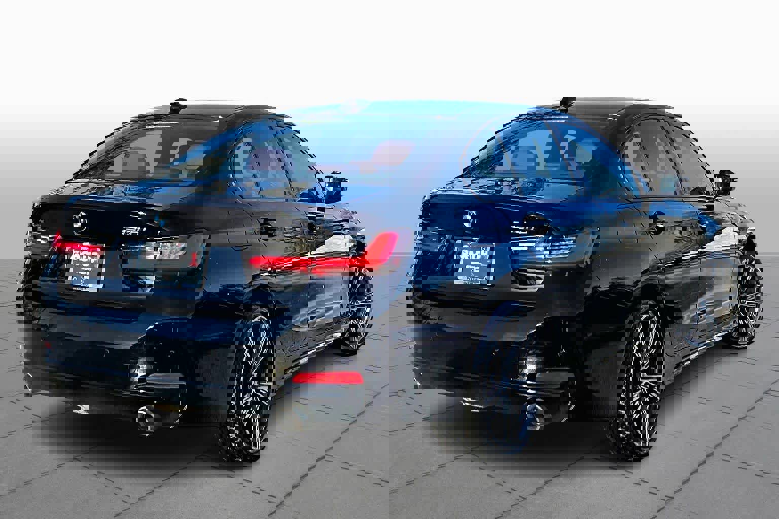 Used 2023 BMW 330i xDrive 330i xDrive w/ Driving Assistance Package image 13