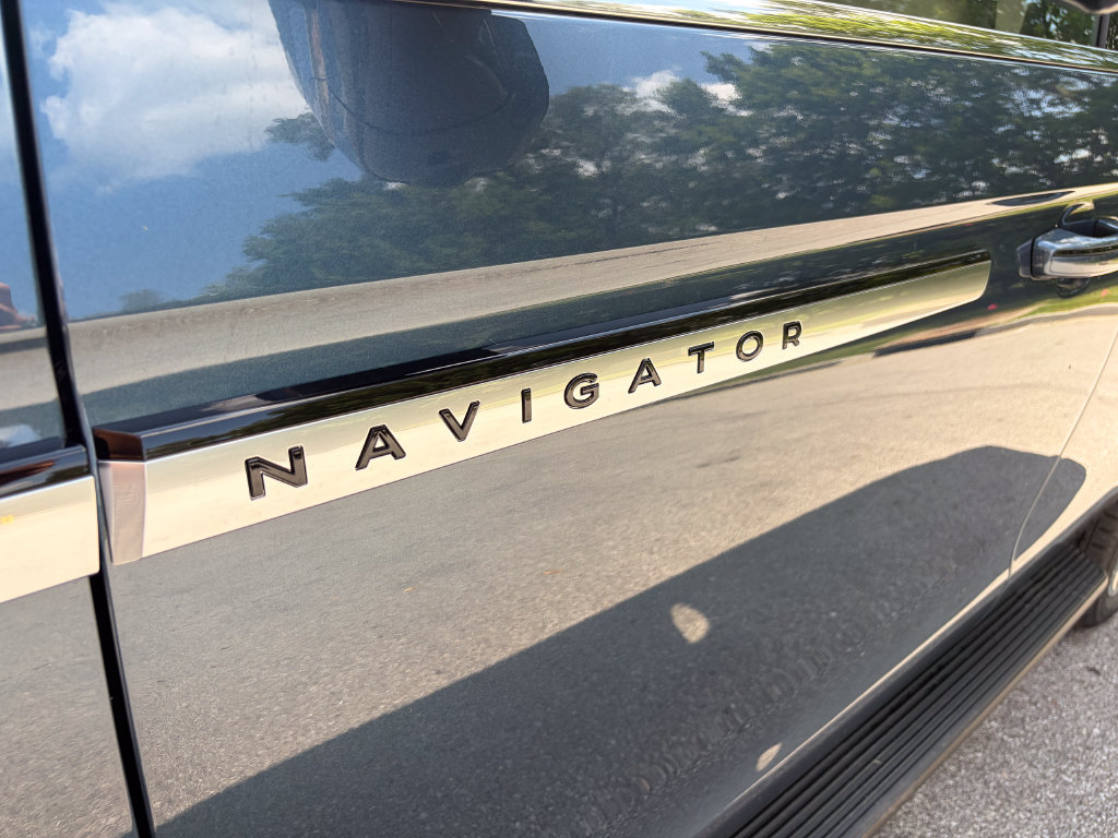 New 2027 Lincoln Navigator Premiere AWD/4WD image 60