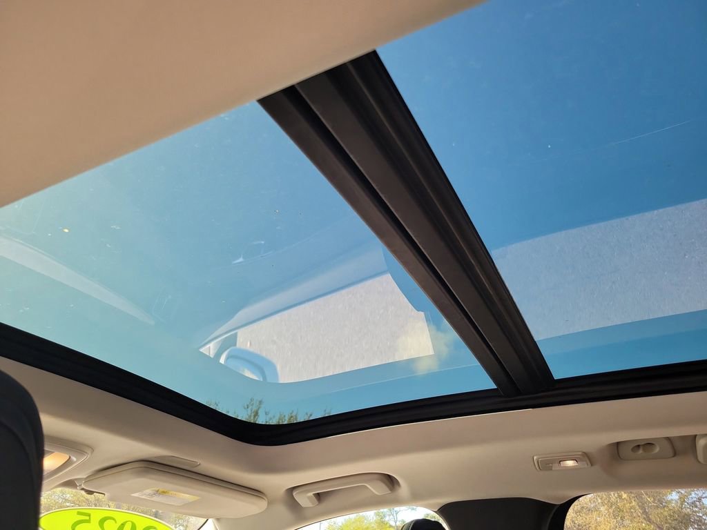 Certified 2025 Volvo XC90 B5 Plus image 21