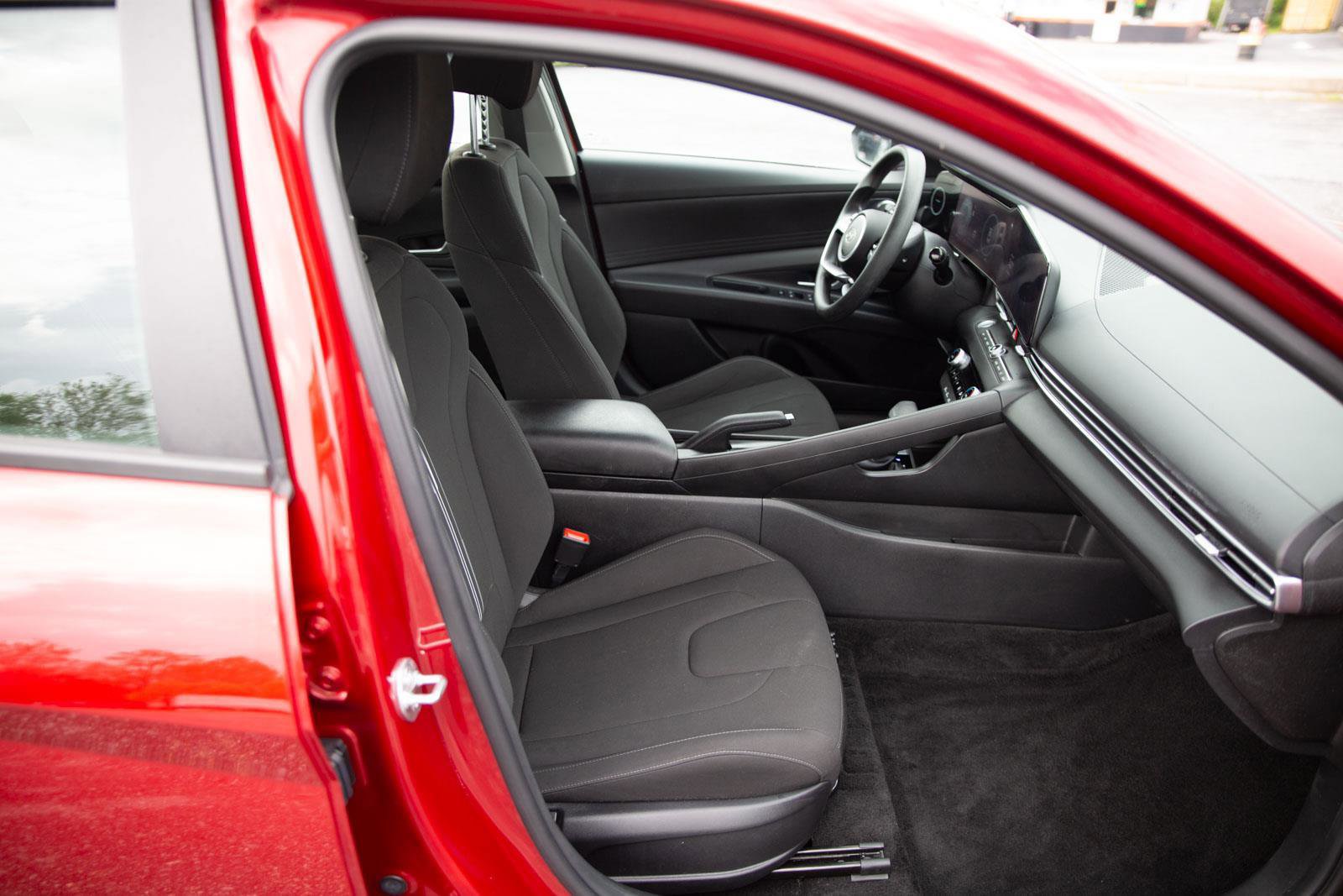 Used 2024 Hyundai Elantra SEL FWD image 23