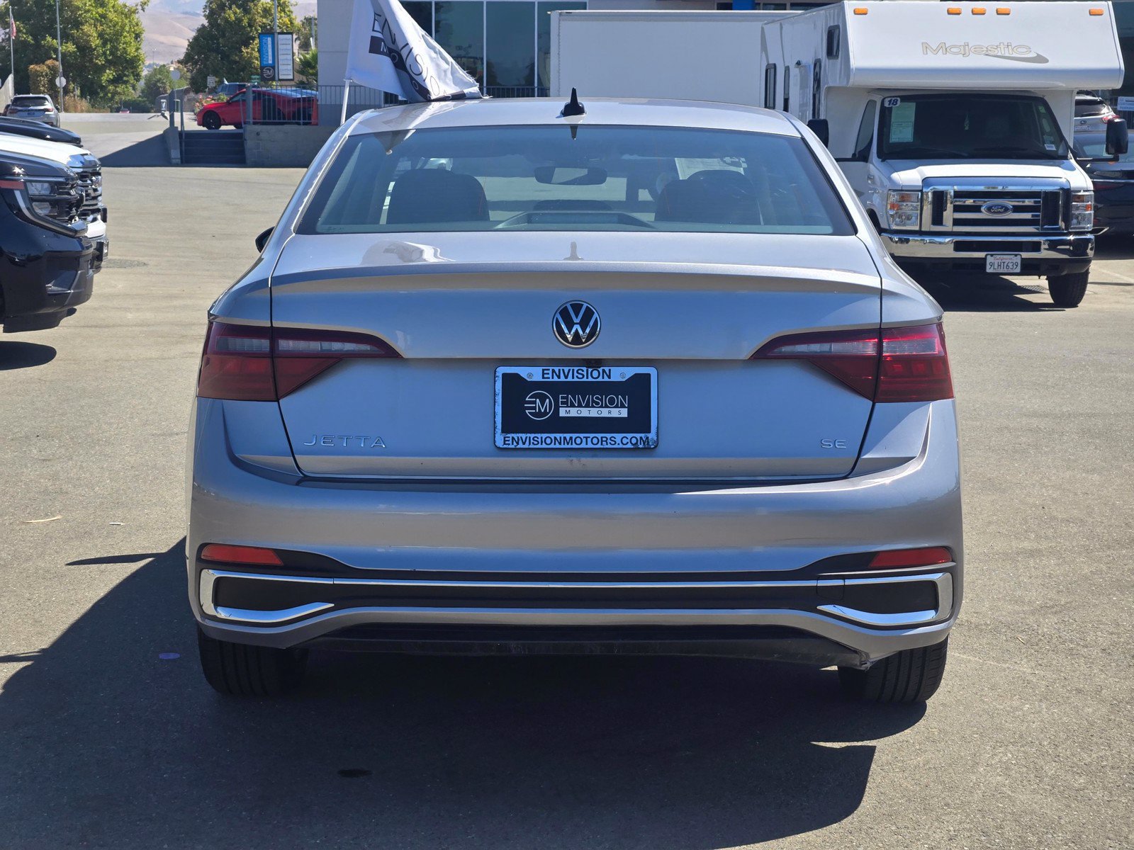 Used 2024 Volkswagen Jetta SE FWD image 6