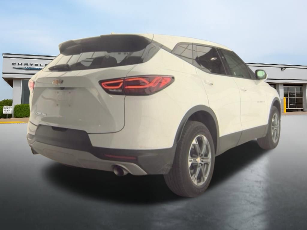 Used 2025 Chevrolet Blazer LT AWD/4WD image 8