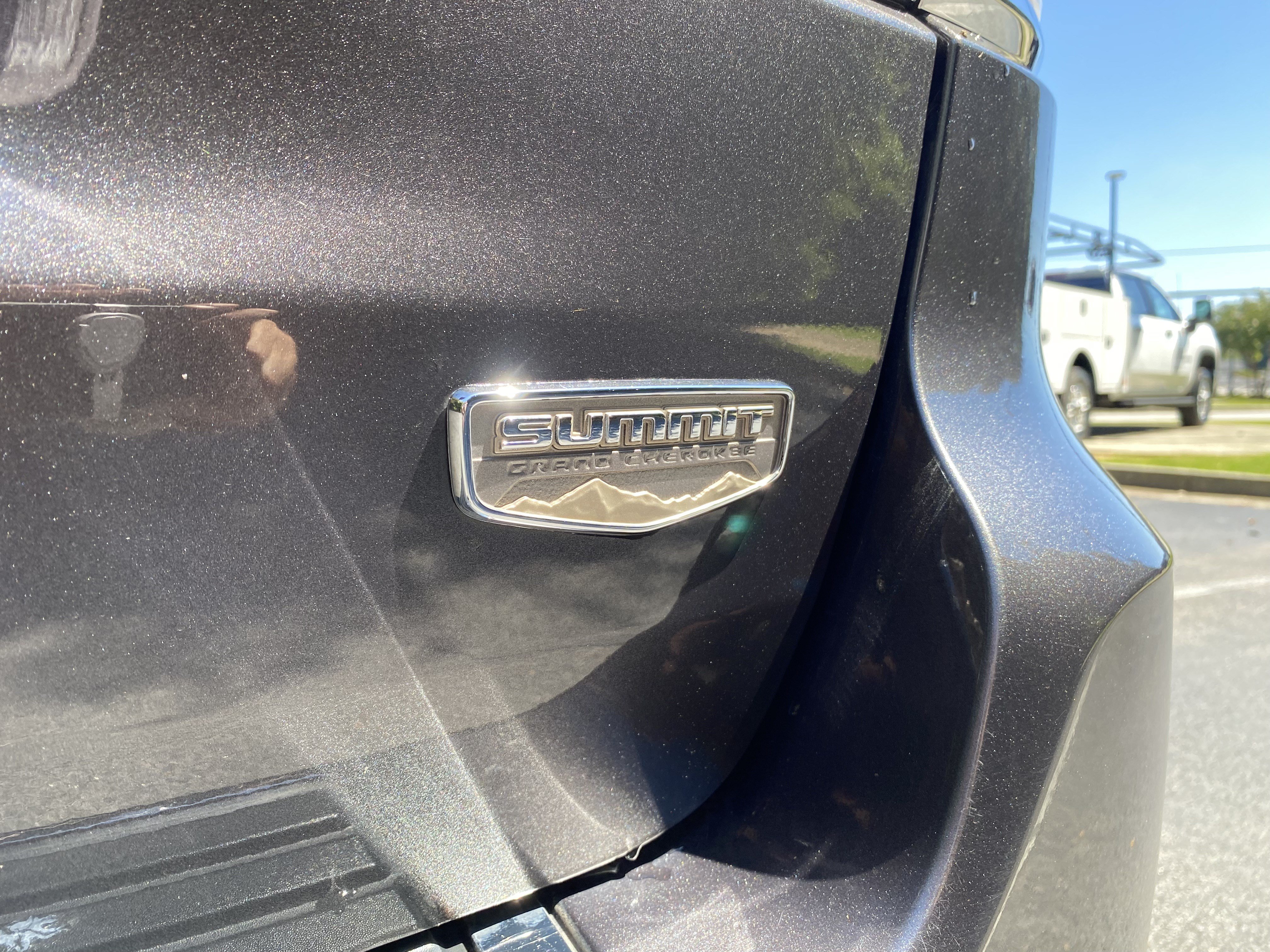 Used 2017 Jeep Grand Cherokee Summit AWD/4WD image 39