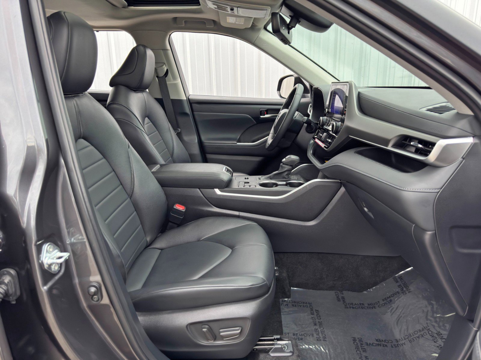 Used 2024 Toyota Highlander XLE image 14