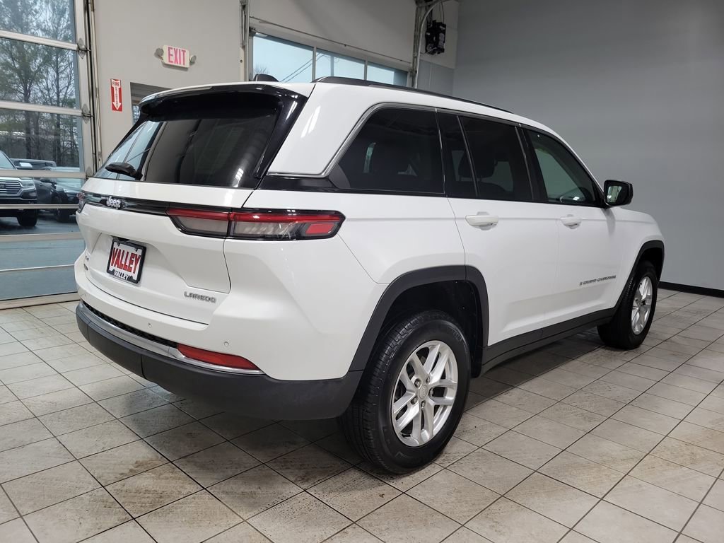Used 2024 Jeep Grand Cherokee Laredo X image 11