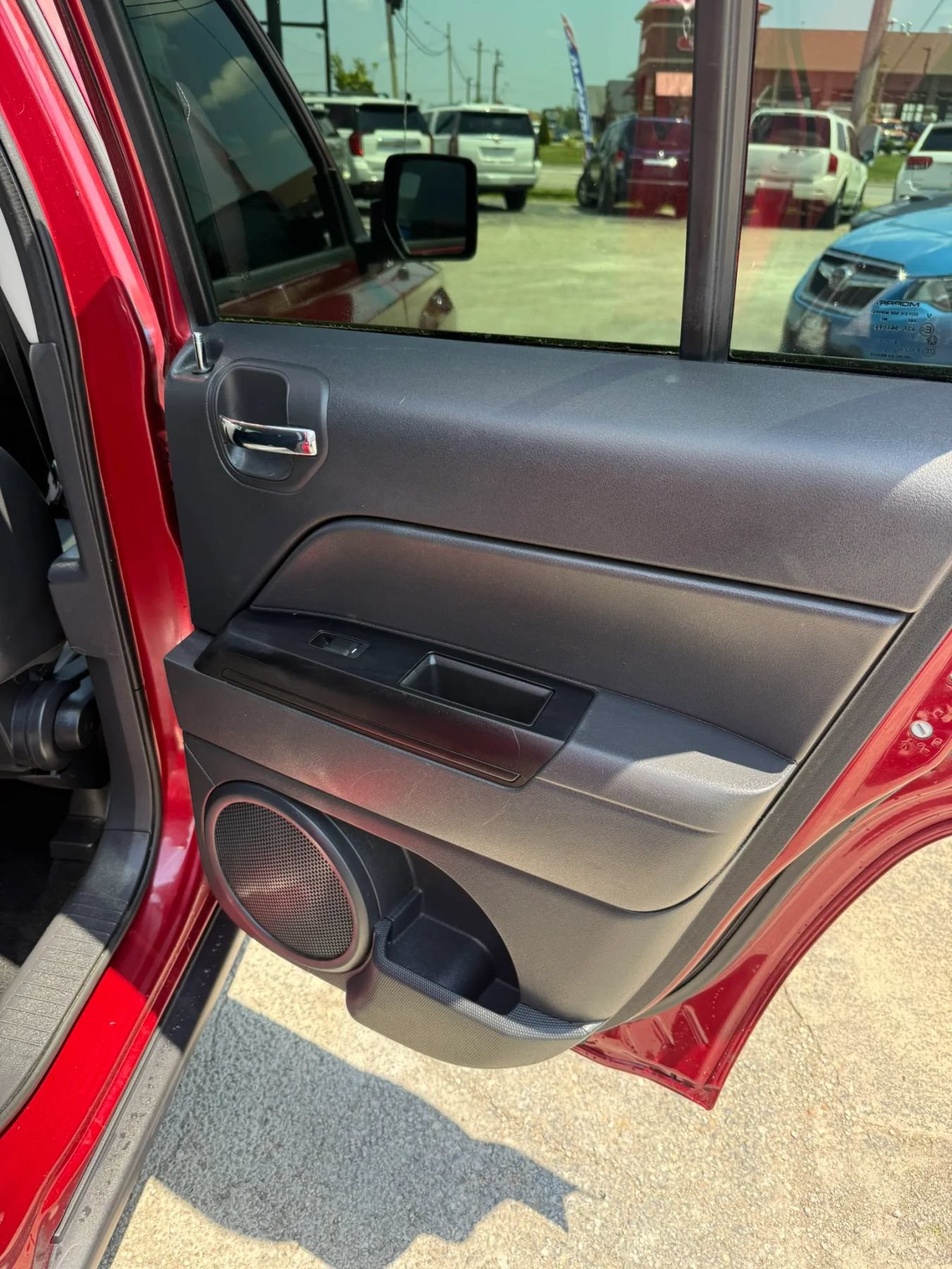 Used 2016 Jeep Patriot High Altitude AWD/4WD image 18
