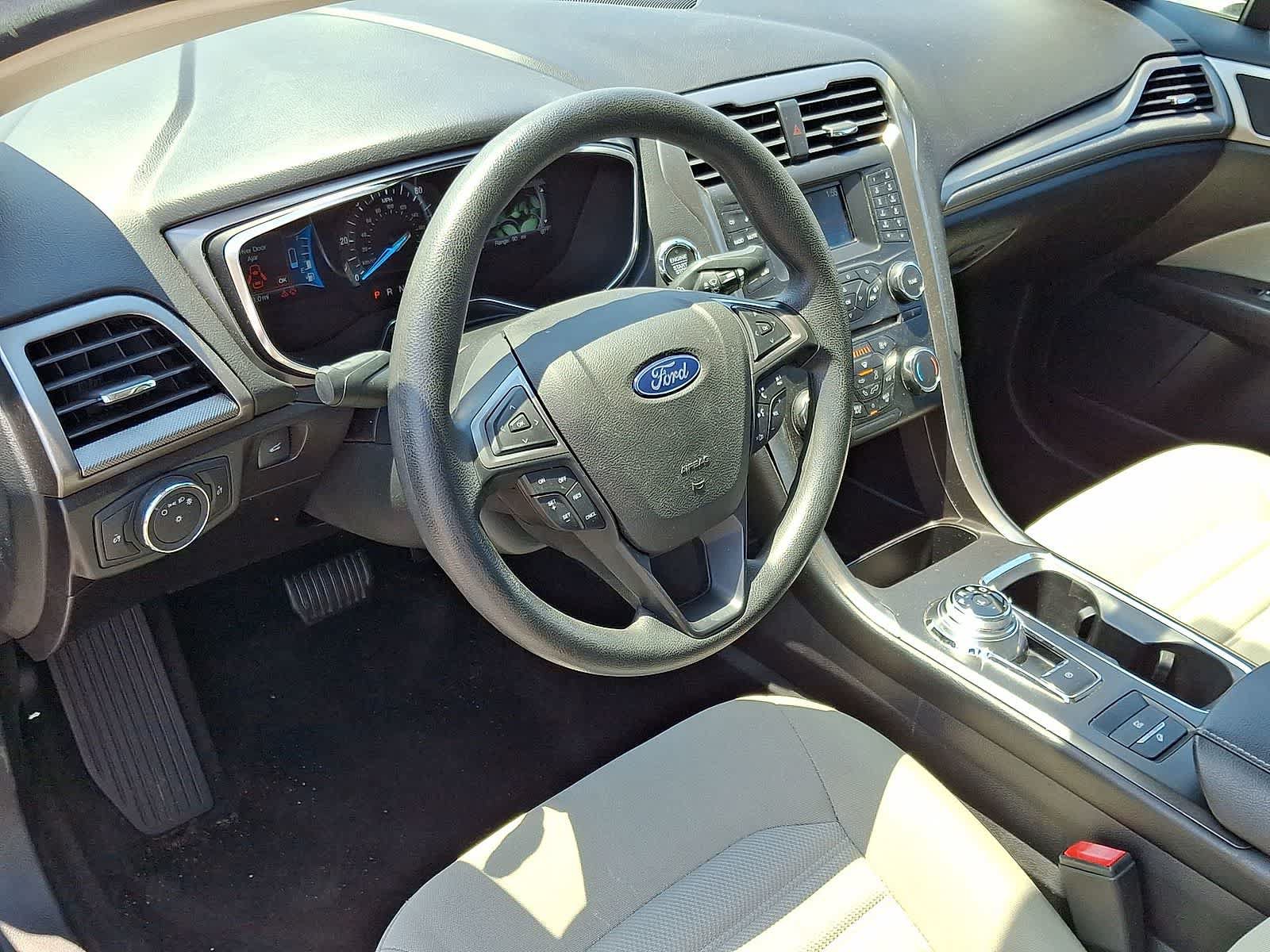 Used 2018 Ford Fusion S FWD image 16