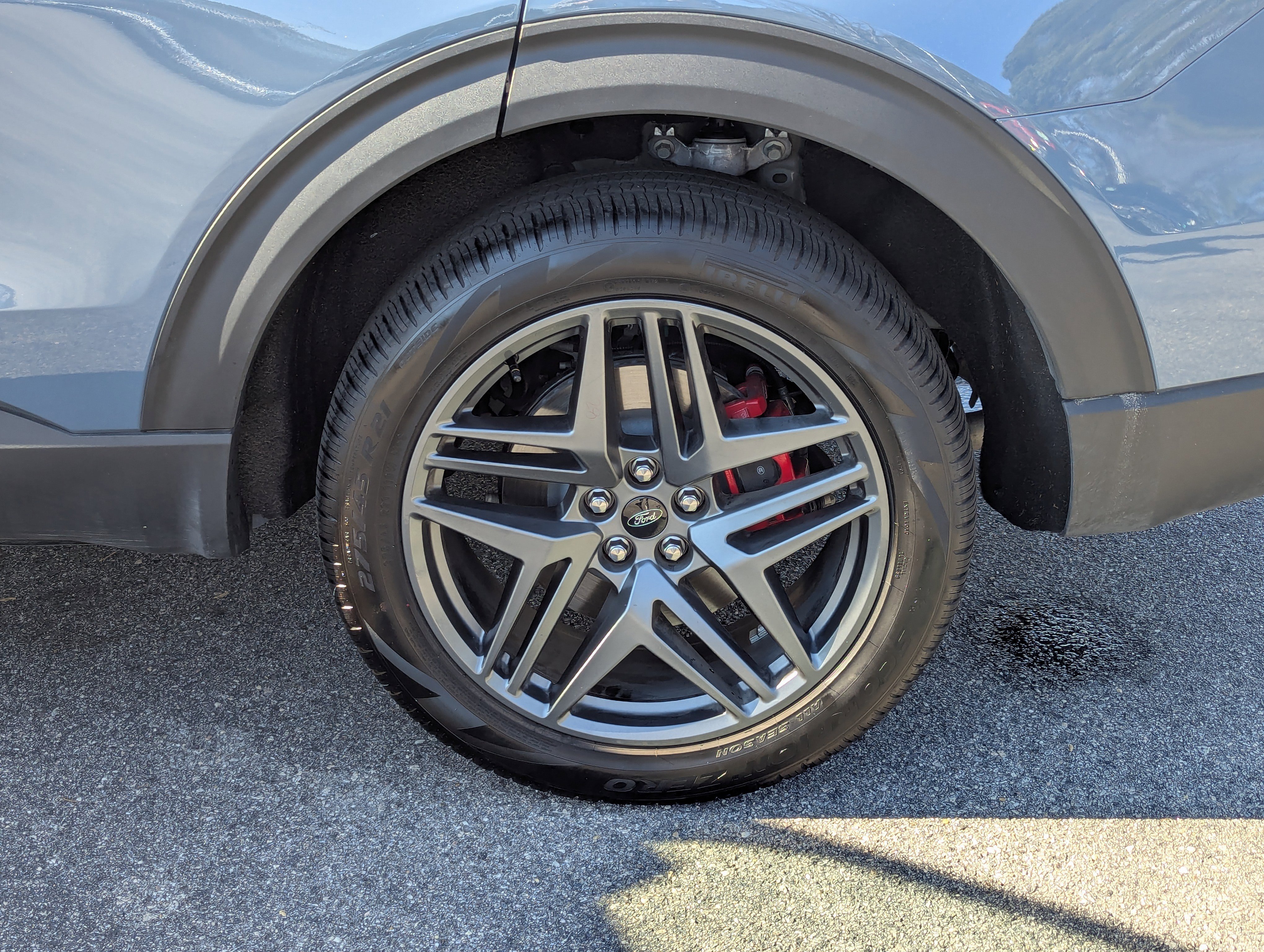 Used 2025 Ford Explorer ST-Line w/ Premium Package image 34