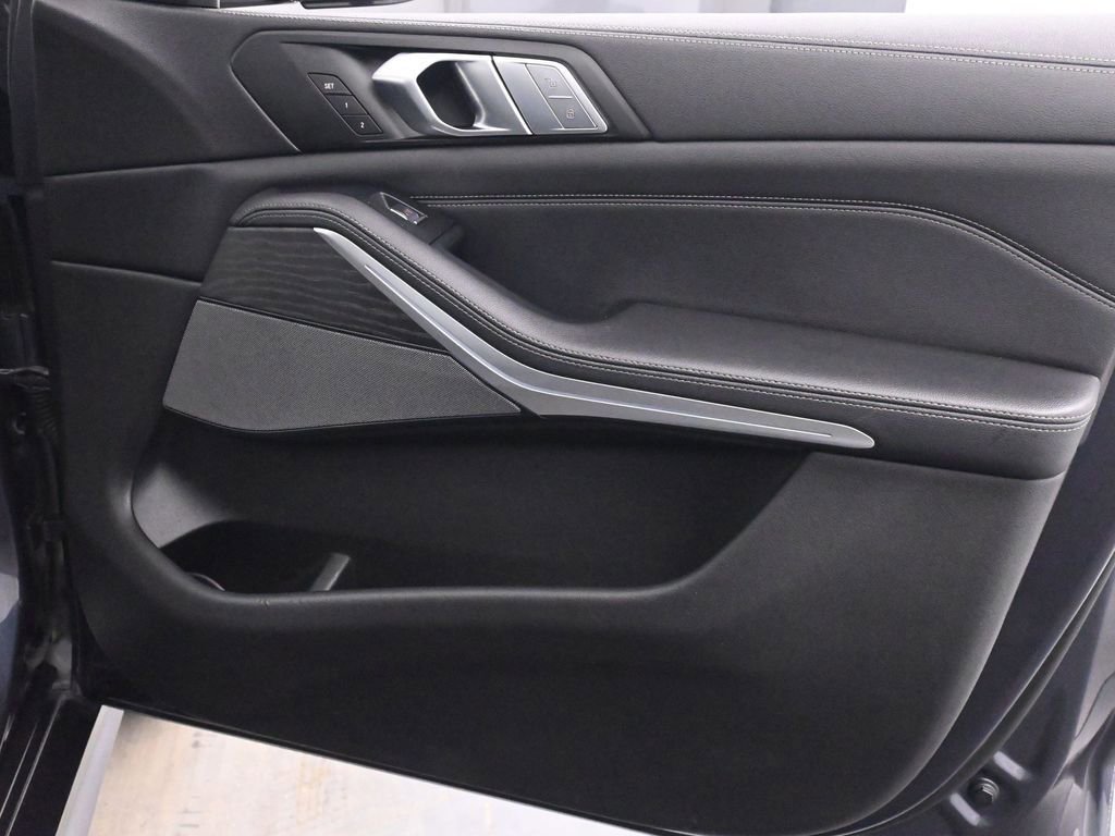 Used 2019 BMW X7 xDrive40i w/ Premium Package image 22