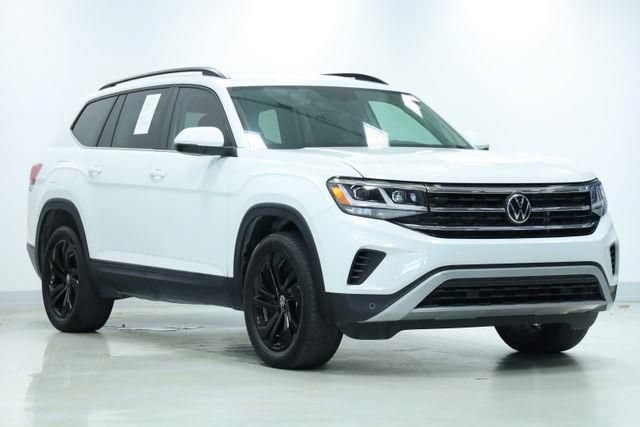Used 2022 Volkswagen Atlas SE w/ Black Wheel Package FWD image 3