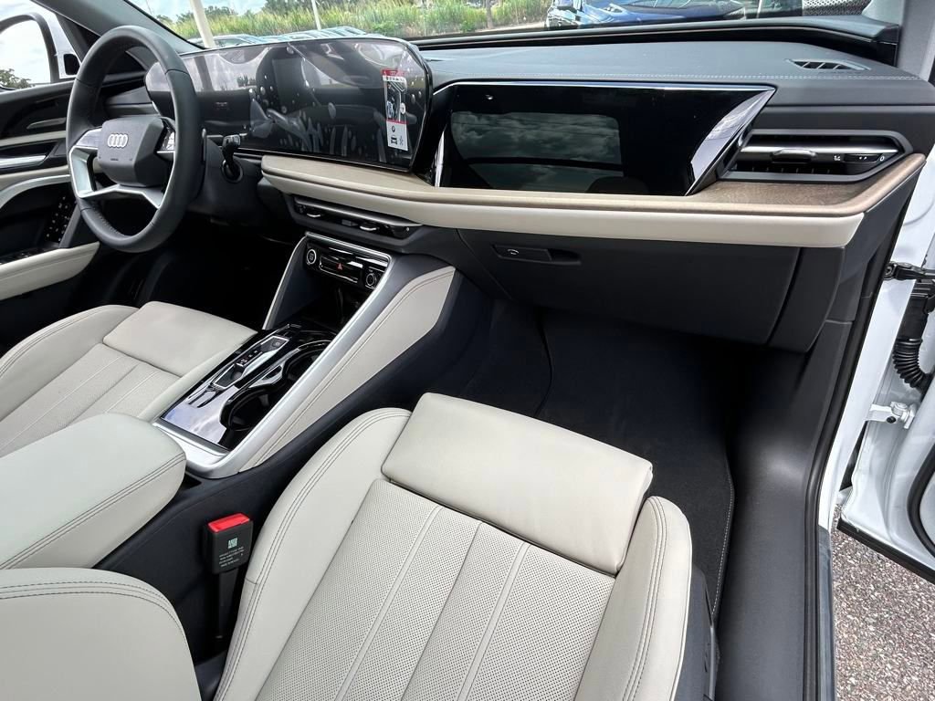 New 2025 Audi Q5 Premium Plus image 32