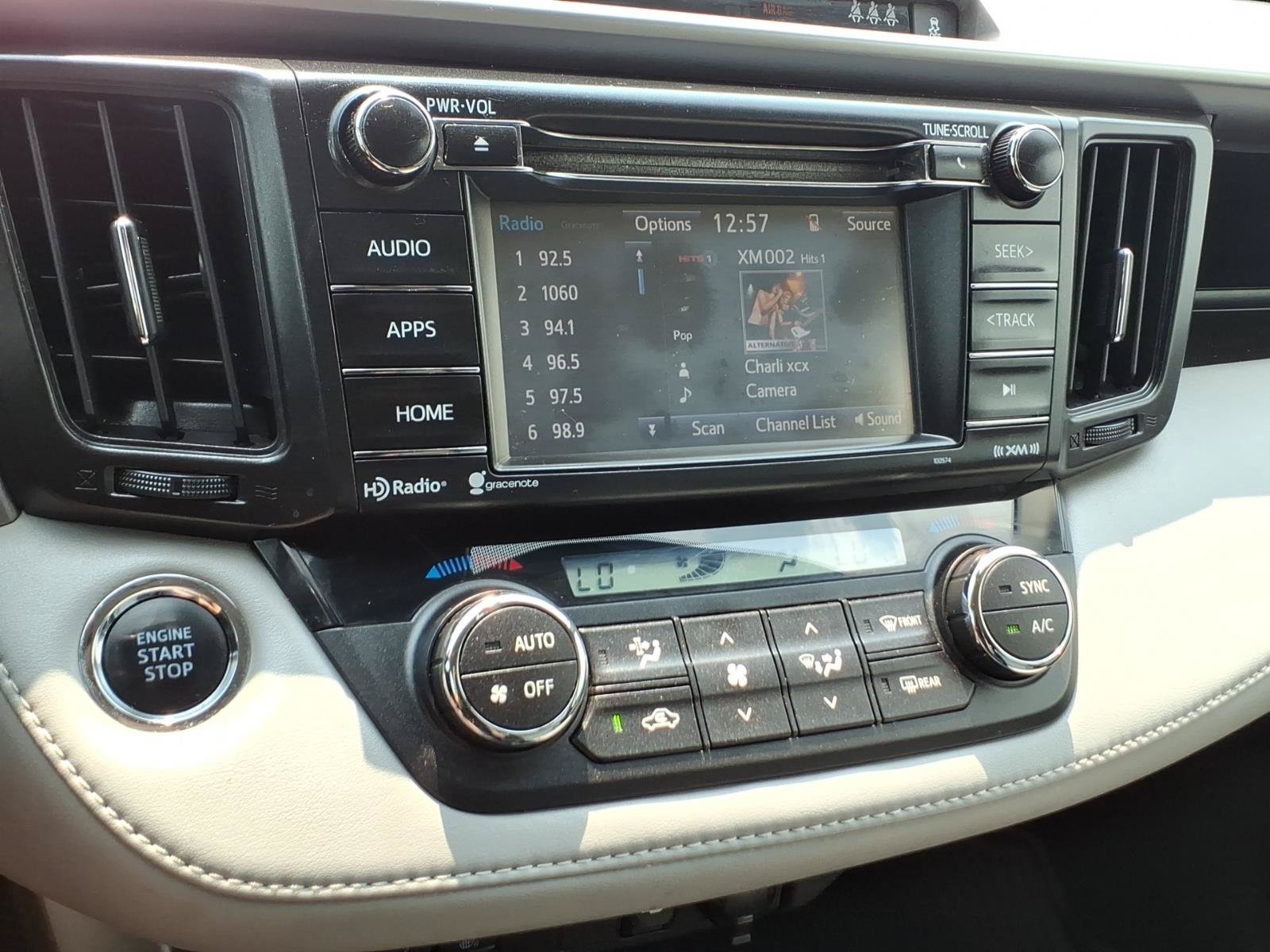 Used 2018 Toyota RAV4 XLE AWD/4WD image 16