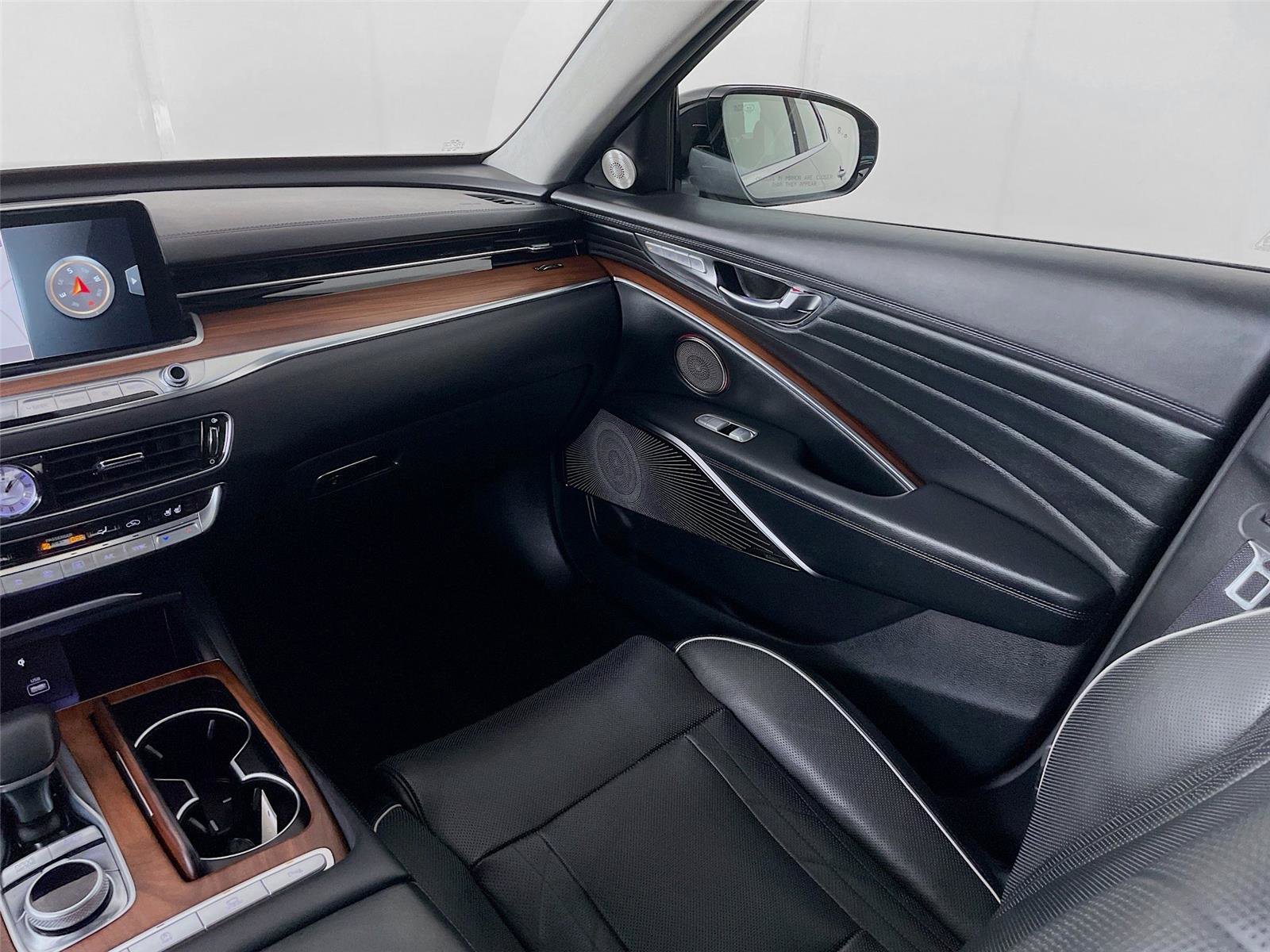 Used 2019 Kia K900 Luxury w/ VIP Package image 26