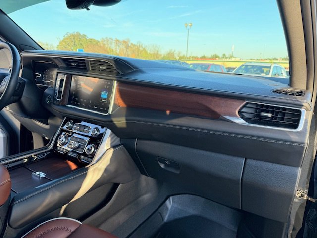 Used 2023 GMC Yukon Denali Ultimate image 27