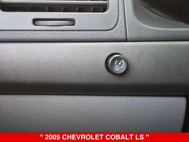 Used 2005 Chevrolet Cobalt LS FWD image 19