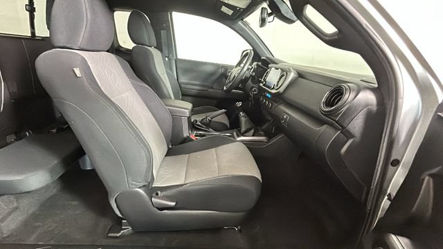 Used 2022 Toyota Tacoma TRD Sport w/ TRD Premium Sport Package AWD/4WD image 29