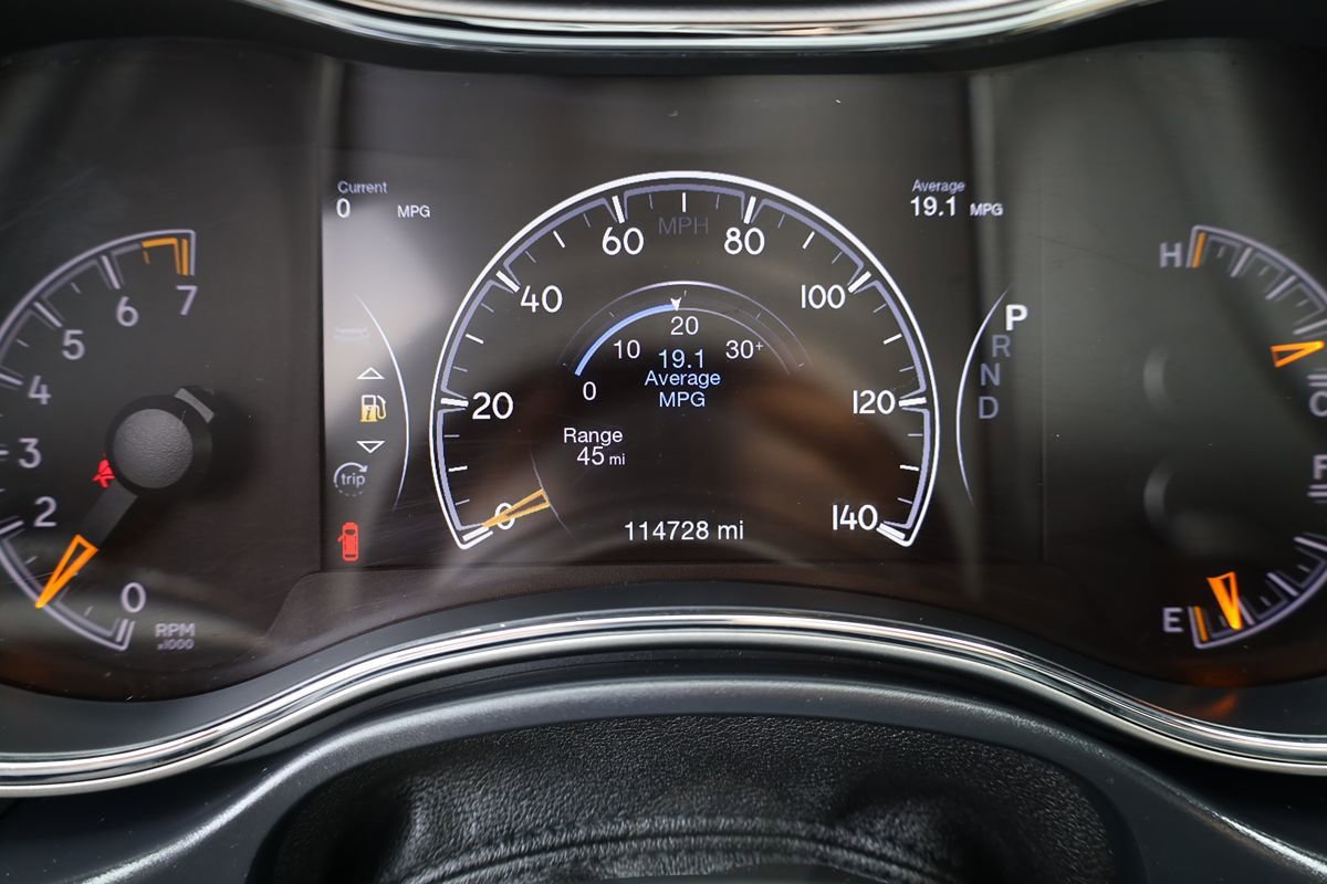 Used 2018 Jeep Grand Cherokee Limited AWD/4WD image 25