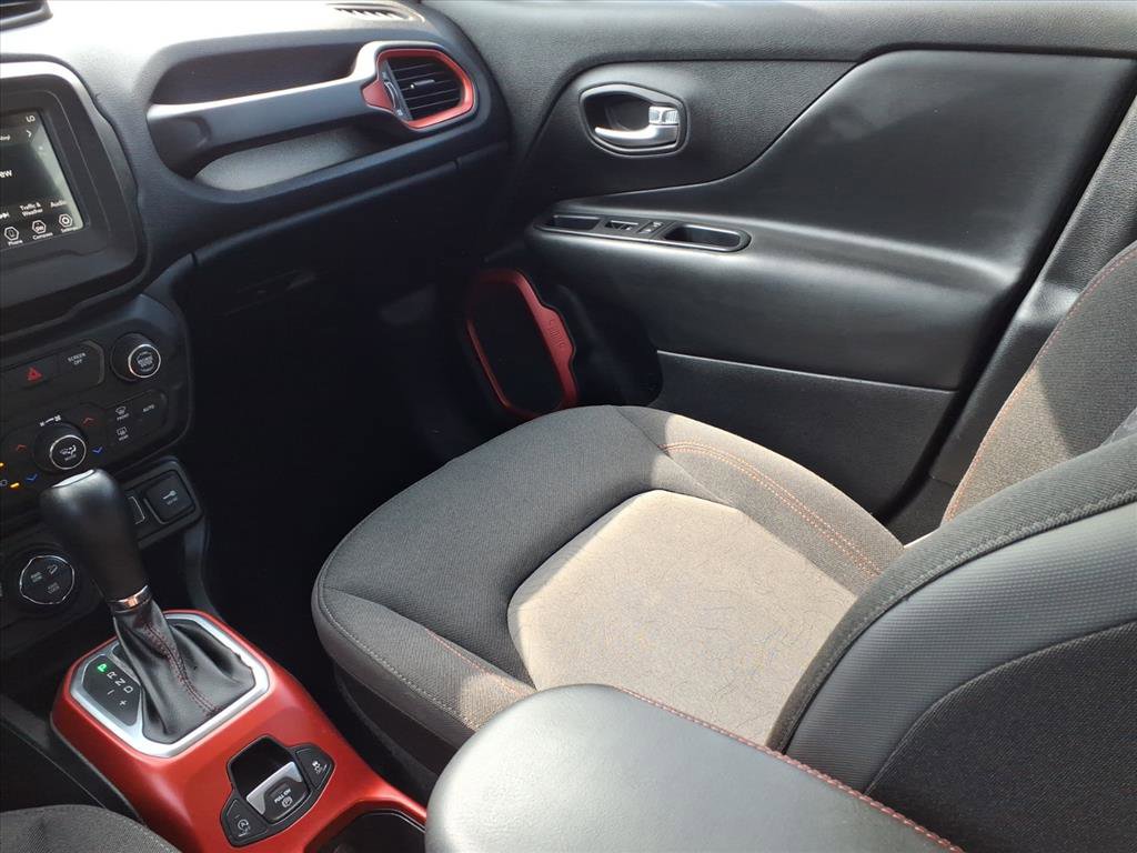 Used 2019 Jeep Renegade Trailhawk w/ Trailer Tow Group image 19