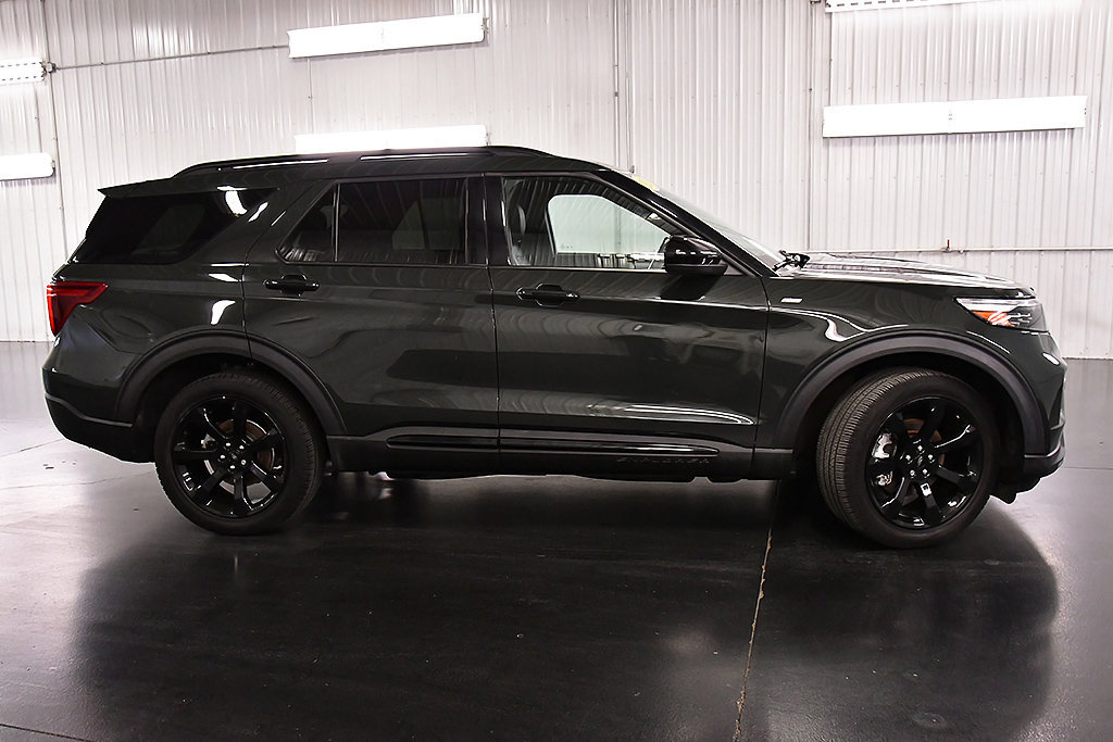 Used 2023 Ford Explorer ST-Line w/ Class IV Trailer Tow Package AWD/4WD image 9