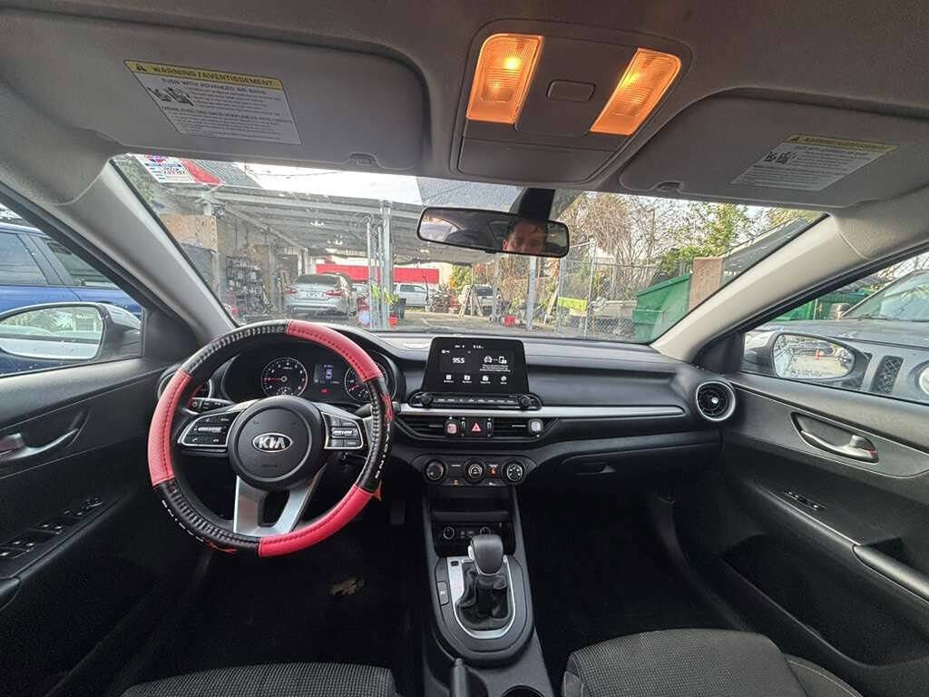 Used 2021 Kia Forte LXS image 2