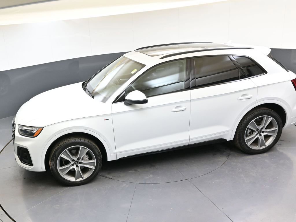 Certified 2025 Audi Q5 2.0T Premium w/ Convenience Plus Package image 48