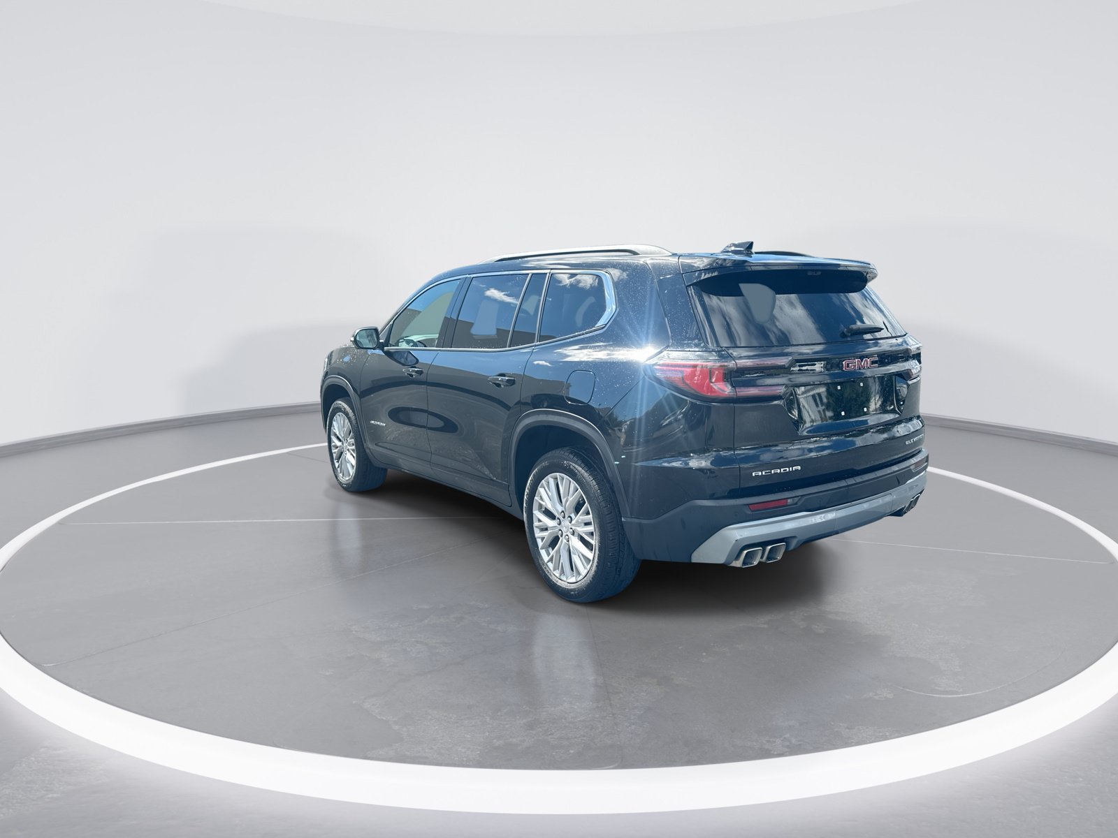 Used 2026 GMC Acadia Elevation w/ Elevation Premium Package FWD image 7