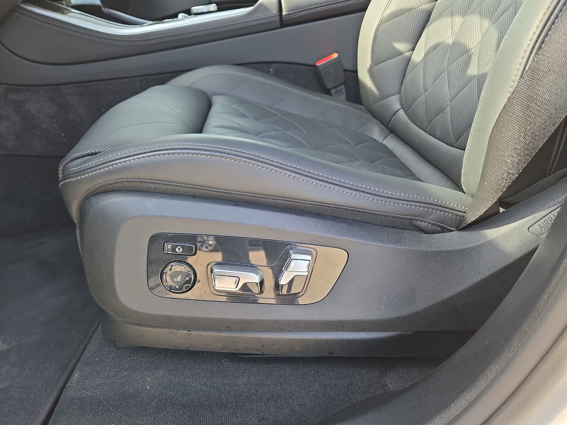 Used 2026 BMW X5 M60i AWD/4WD image 17