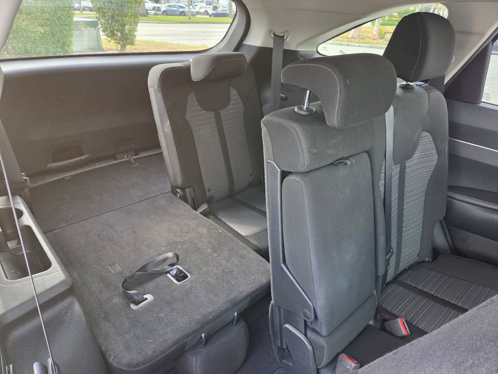 Used 2022 Kia Sorento LX image 17