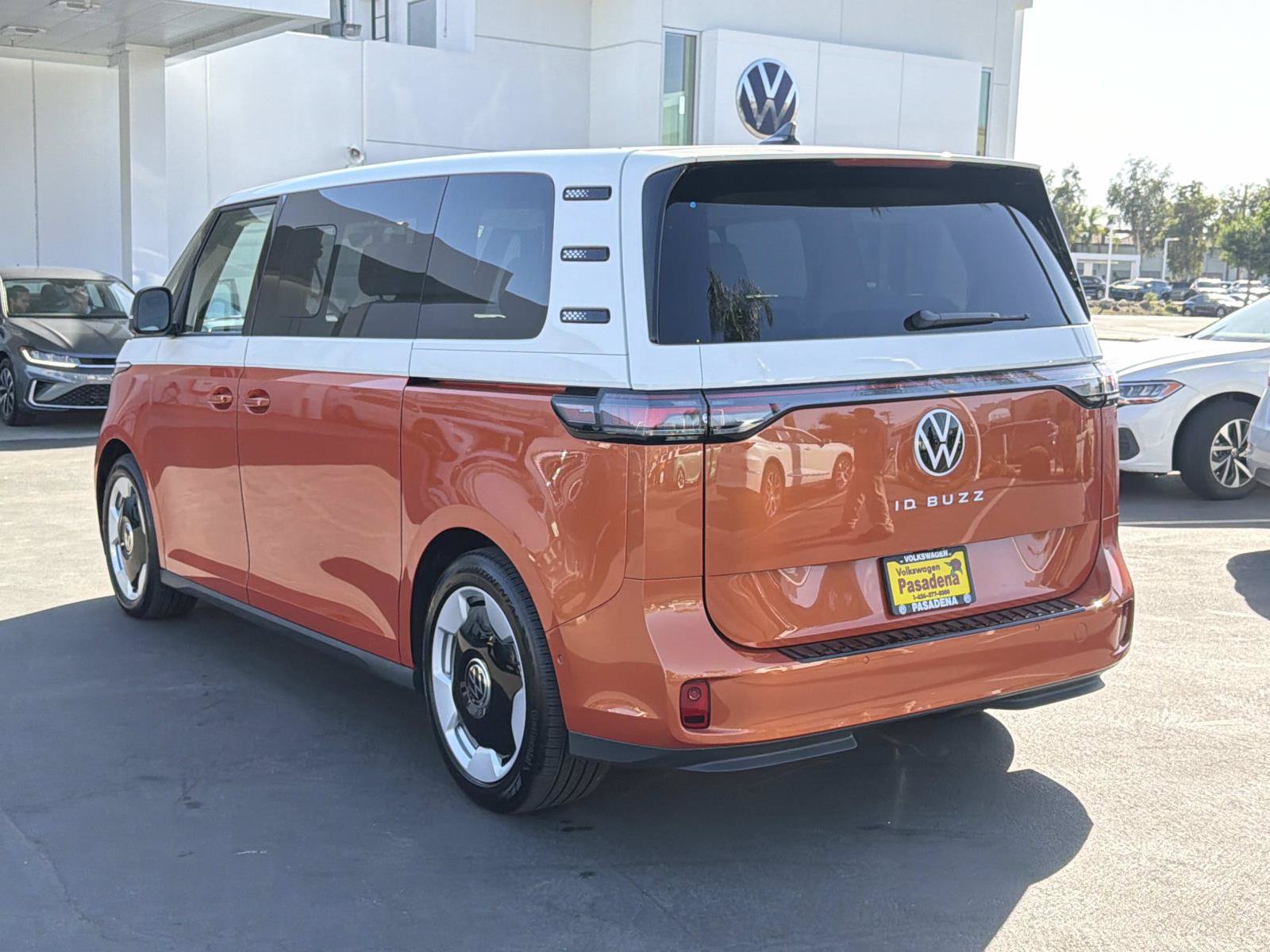 Certified 2025 Volkswagen ID. Buzz Pro S Plus RWD image 3