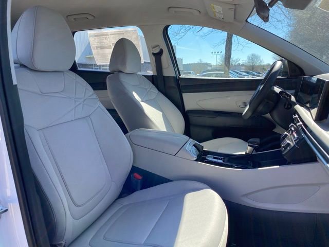 Used 2025 Hyundai Tucson SE image 30