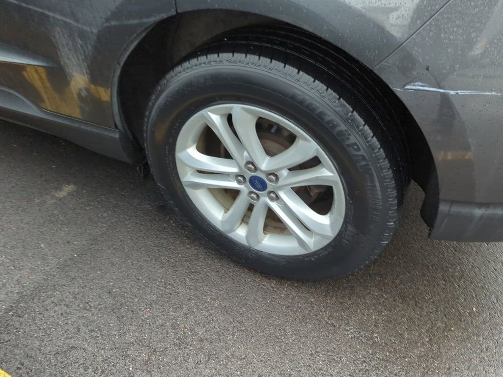 Used 2019 Ford Edge SEL w/ Equipment Group 201A image 5