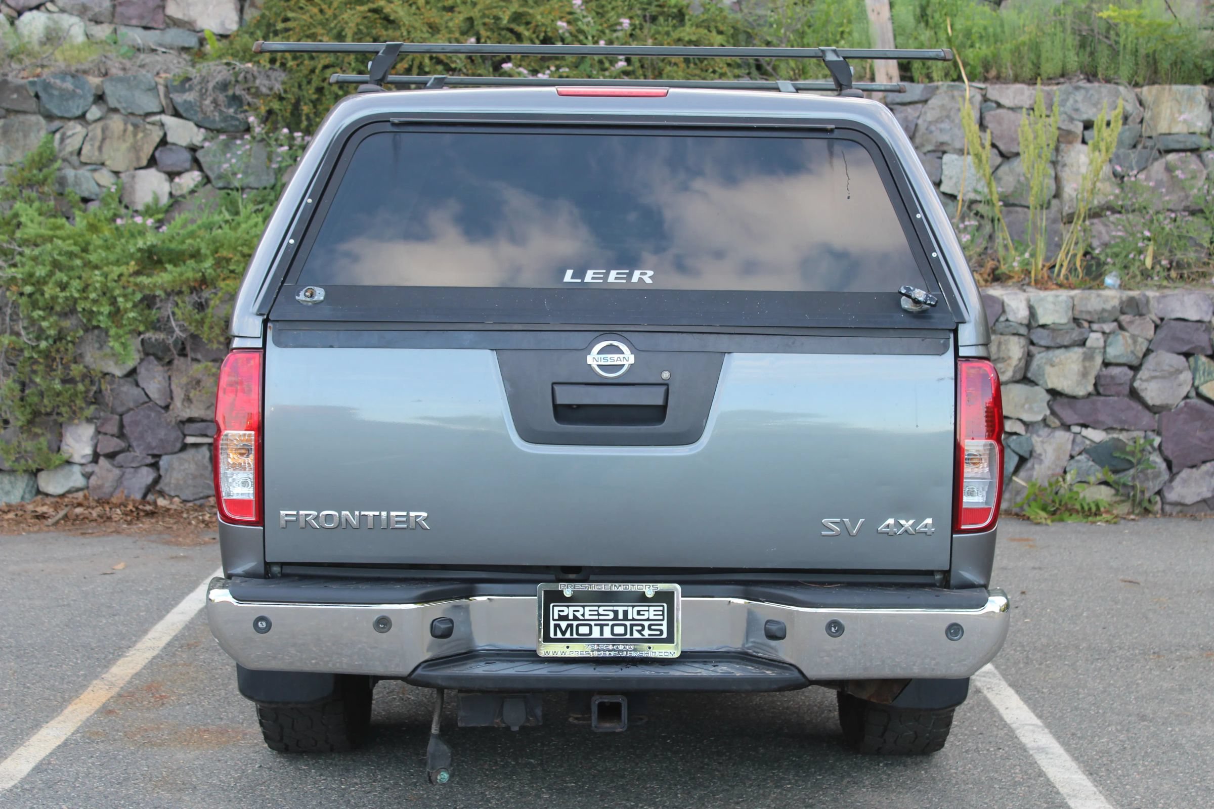 Used 2017 Nissan Frontier SV w/ SV Value Truck Package AWD/4WD image 8