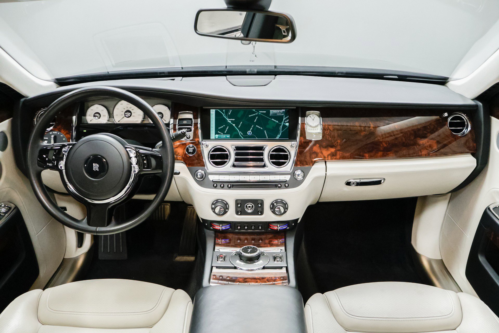 Used 2015 Rolls-Royce Ghost image 9