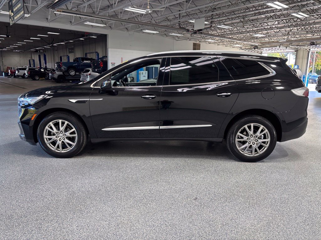 Used 2023 Buick Enclave Essence w/ Experience Buick Package AWD/4WD image 4