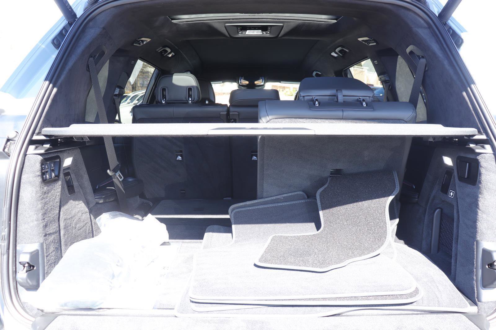 Used 2025 BMW X7 M60i image 17