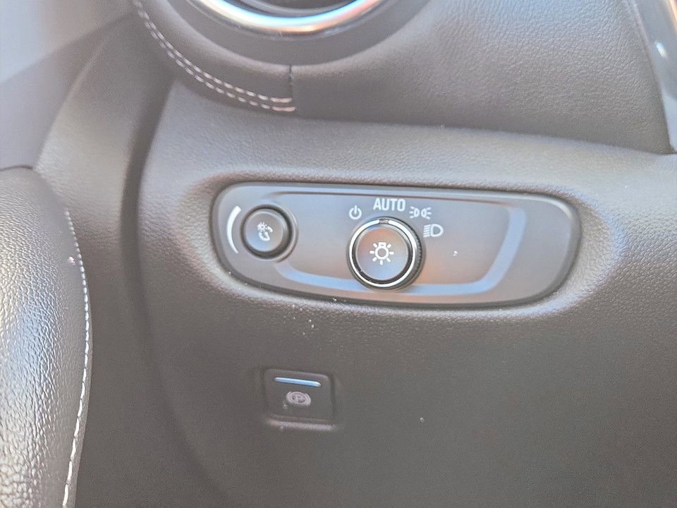 Used 2023 Chevrolet Blazer LT image 20