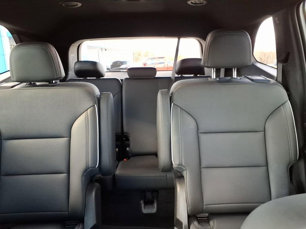 Used 2025 Buick Enclave Preferred image 14