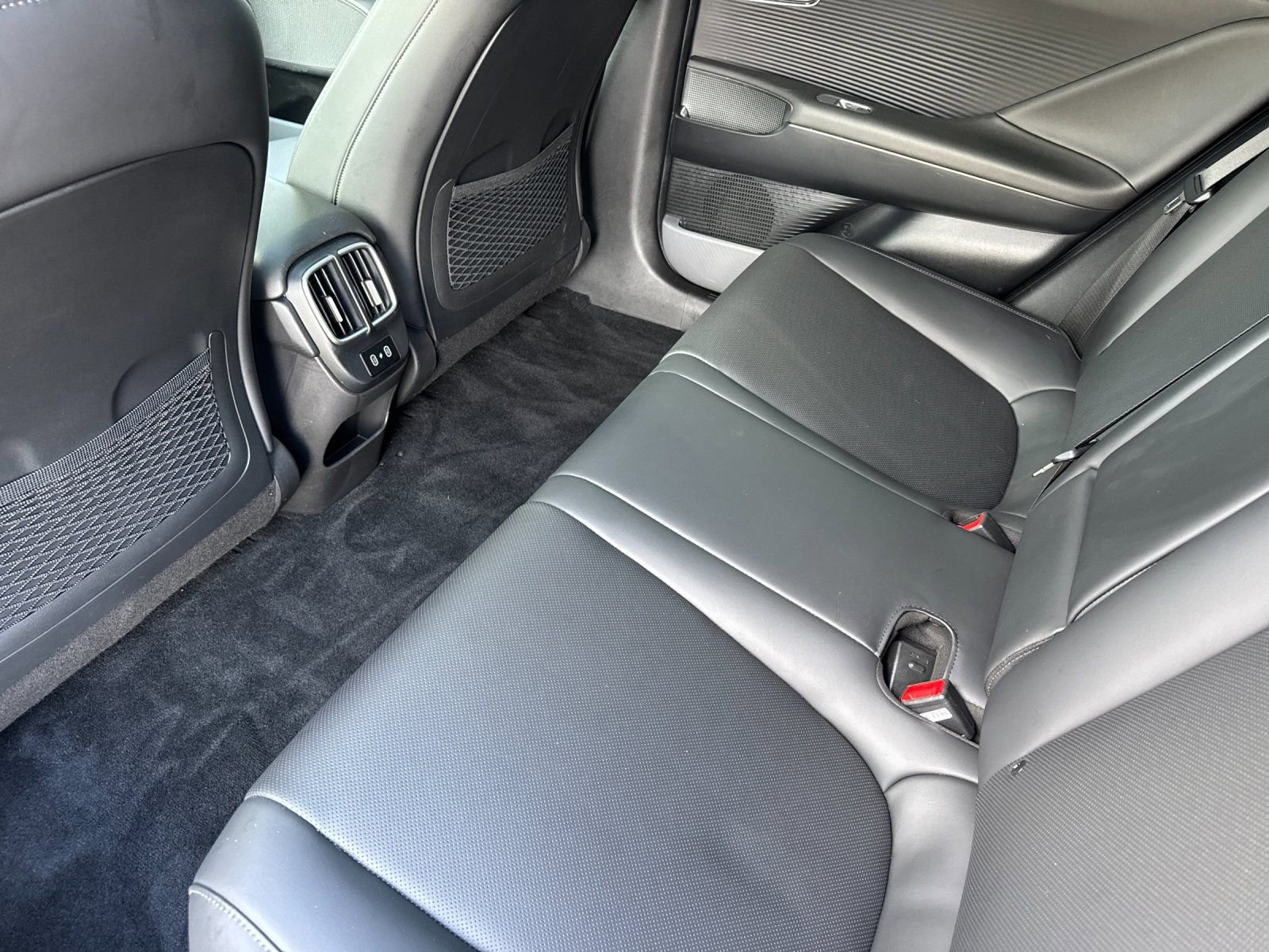Used 2024 Hyundai Ioniq 6 Limited image 12