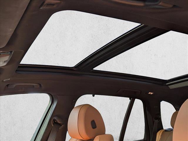 Used 2022 BMW X5 xDrive45e w/ Executive Package image 13