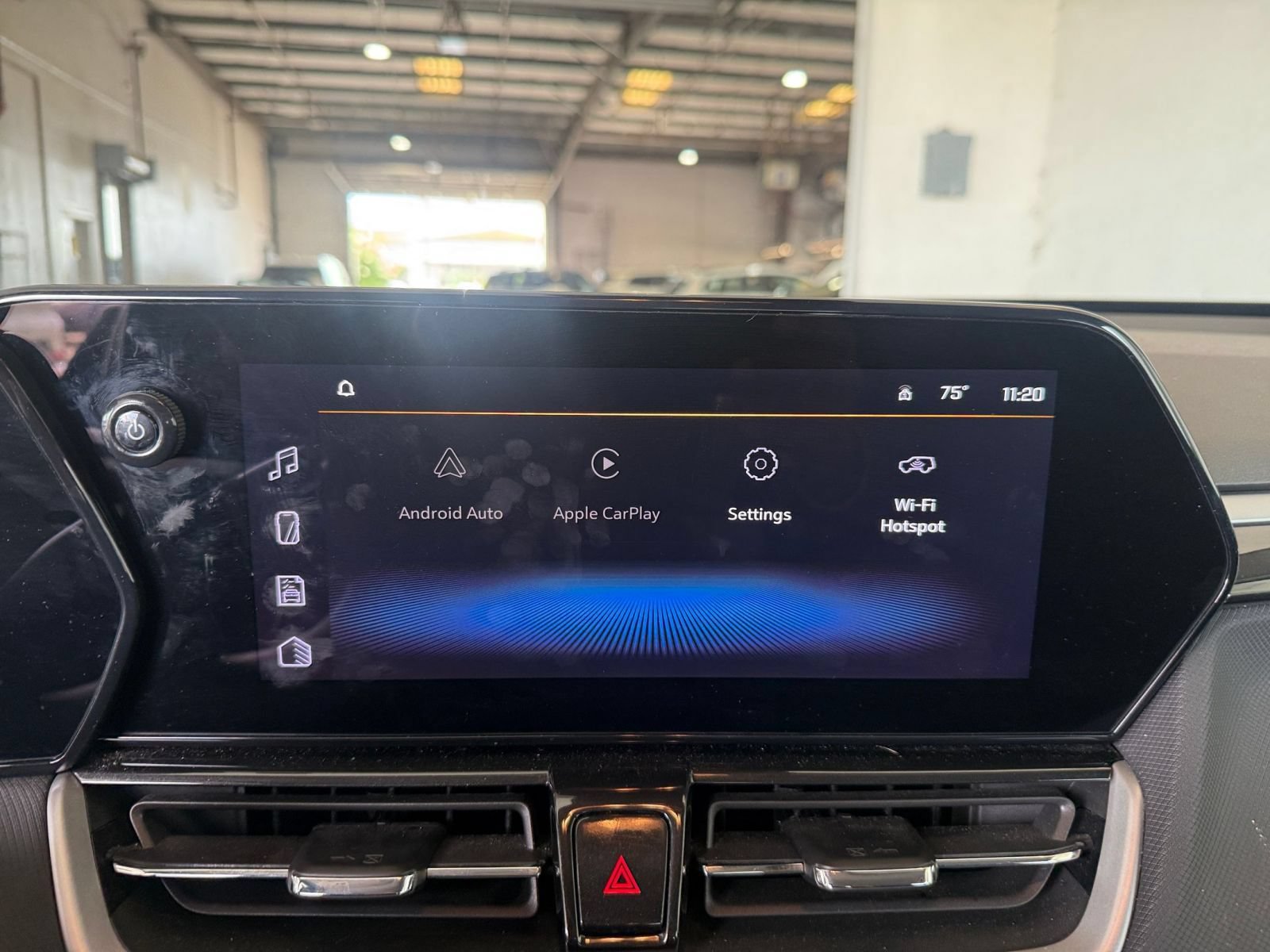 Used 2025 Chevrolet TrailBlazer LT FWD image 19
