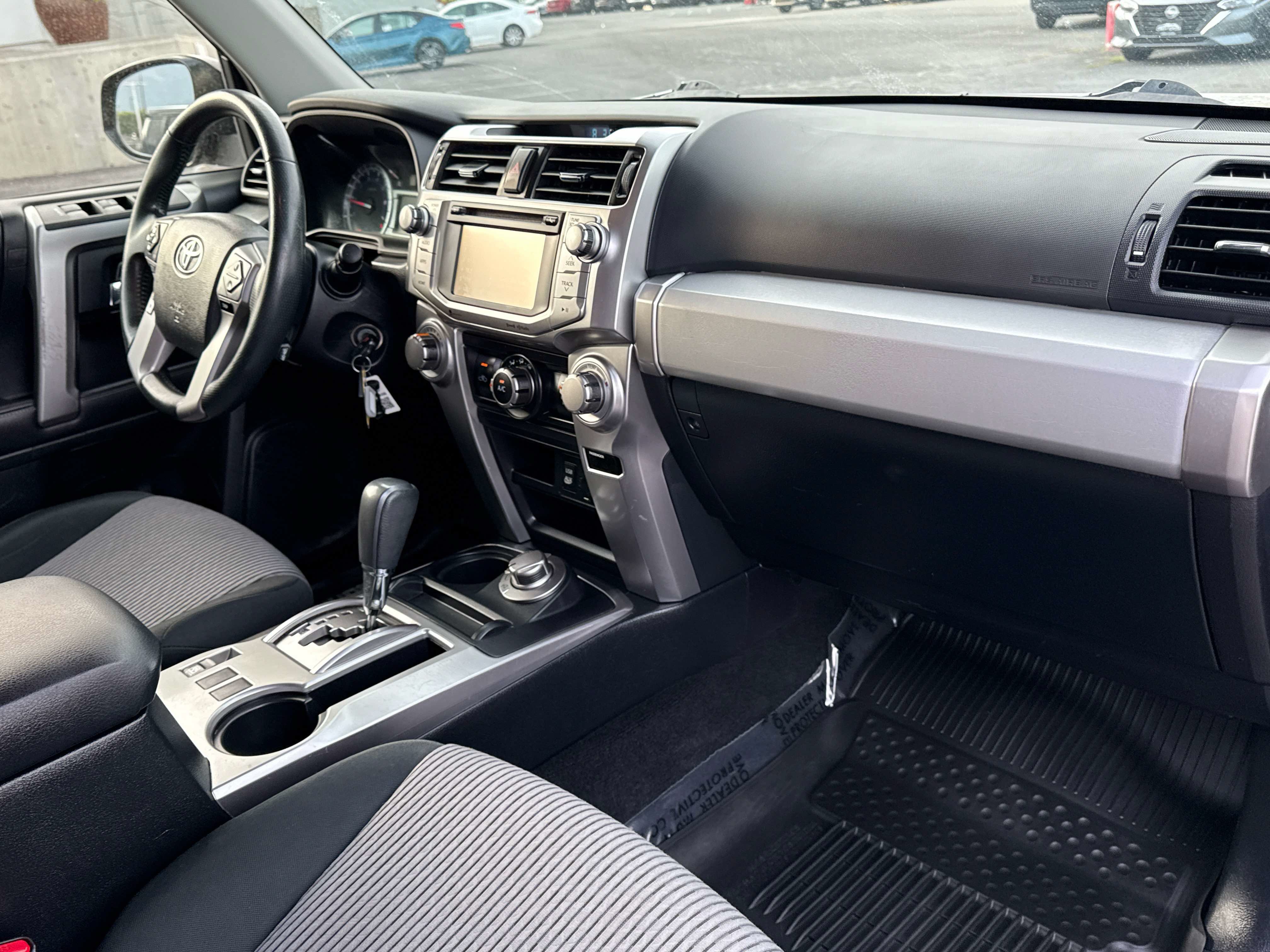 Used 2018 Toyota 4Runner SR5 AWD/4WD image 22