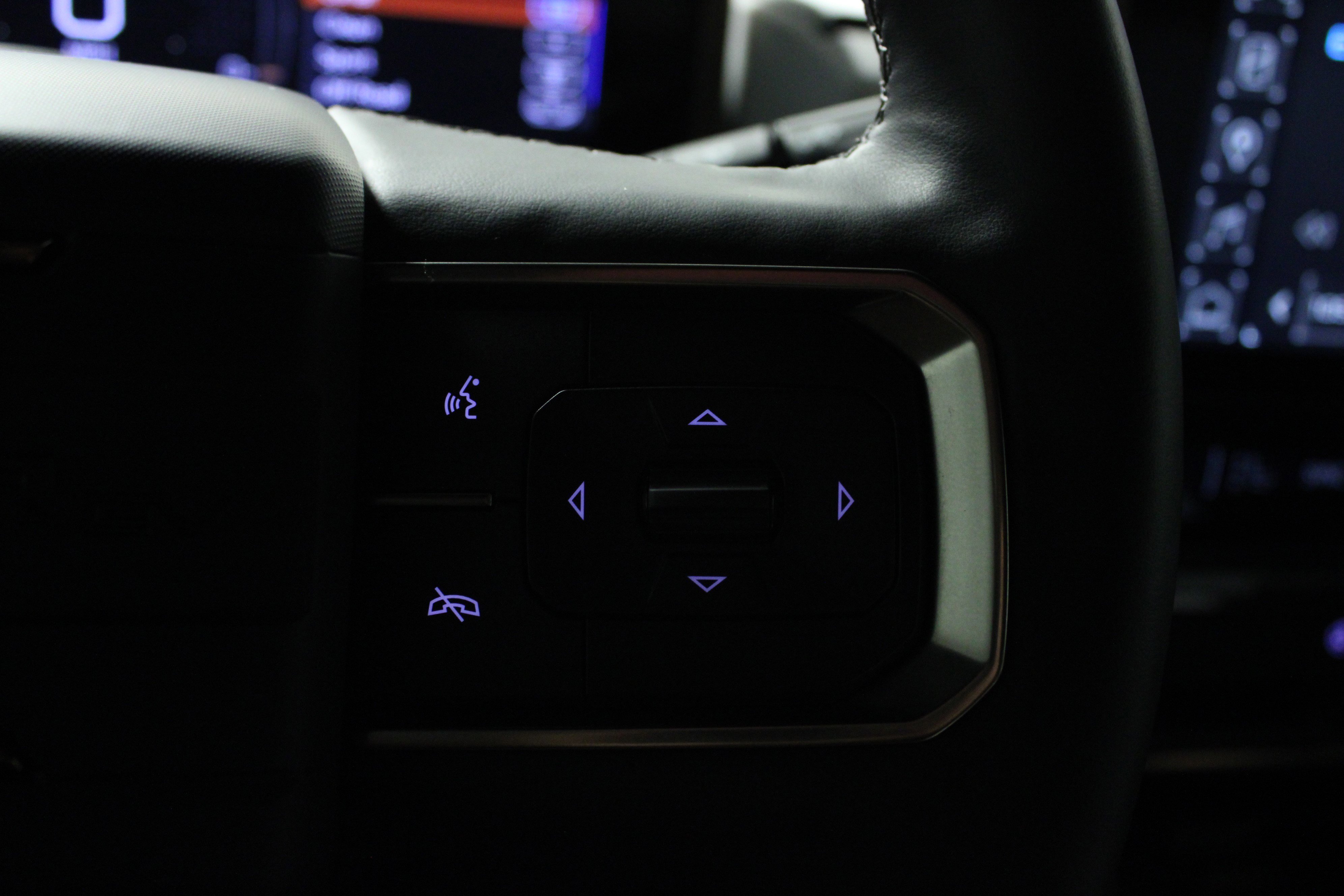 Used 2025 GMC Hummer EV 2X w/ LPO, Sport Package image 21