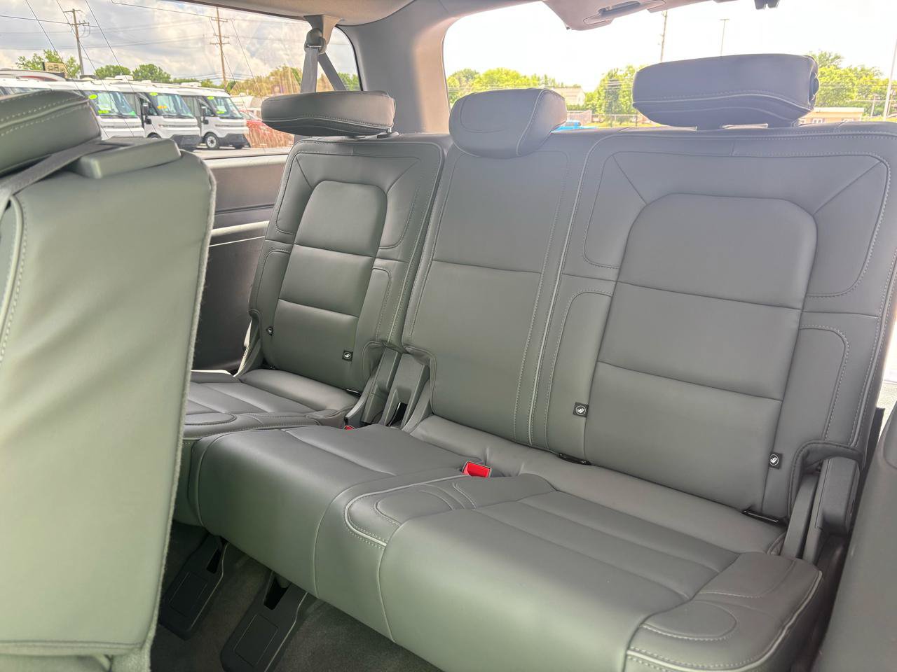 Used 2018 Lincoln Navigator L Reserve w/ Technology Package AWD/4WD image 11