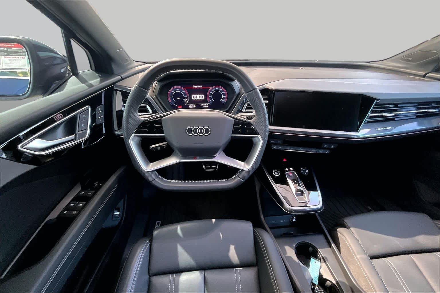 Used 2025 Audi Q4 e-tron Premium Plus w/ Premium Plus AWD/4WD image 5