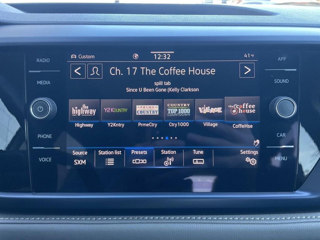 Used 2024 Volkswagen Taos SE image 37